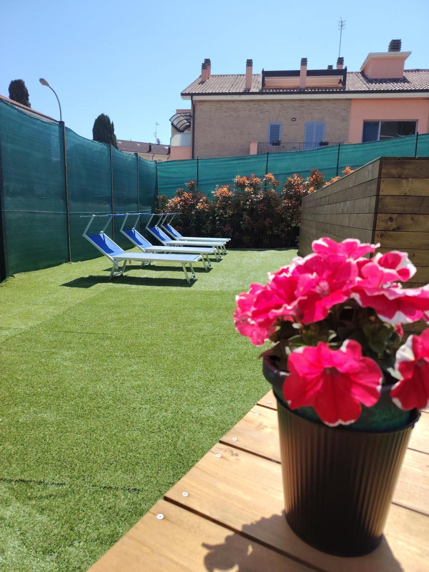 B&B Sunbeach San Benedetto del Tronto Exterior photo